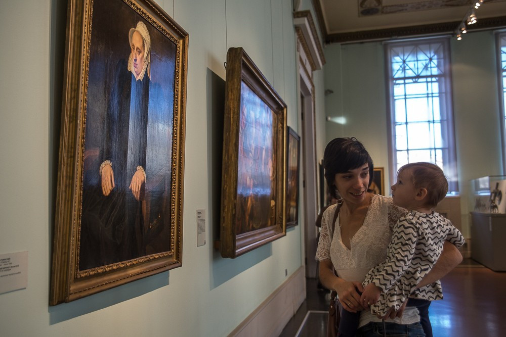 Фотопрогулка в музее имени Пушкина в Москве для мамы с ребенком. Семейный и школьный фотограф в Москве Анна Ткач