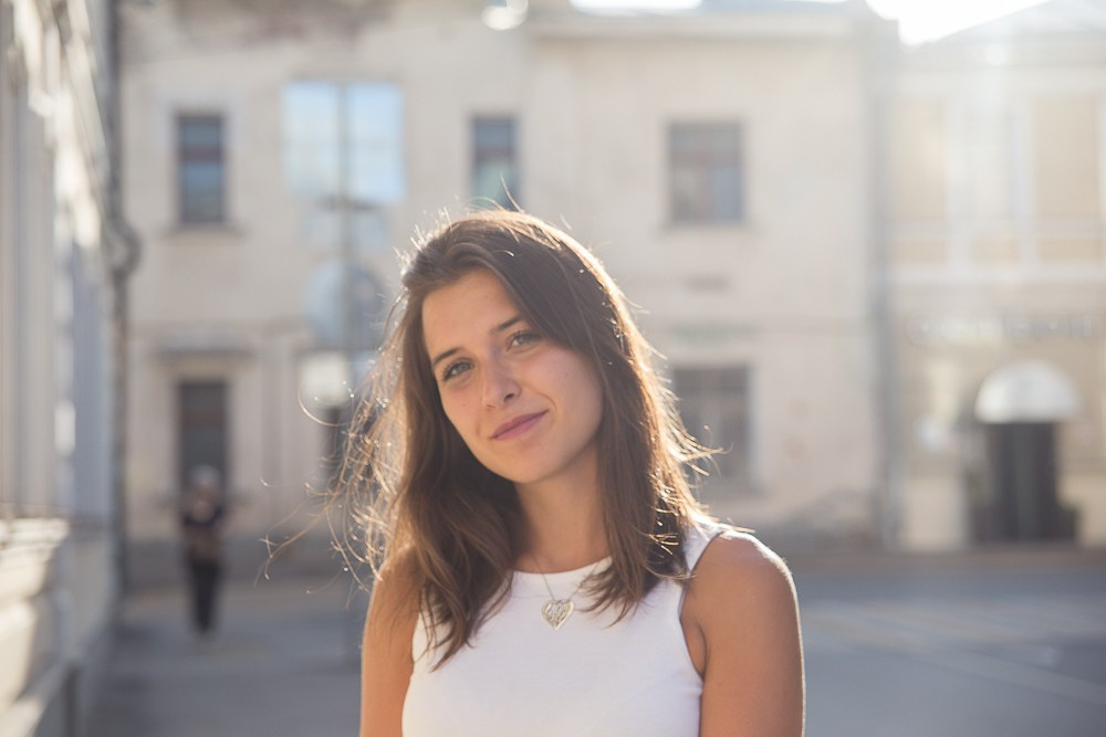 Летняя фотопрогулка для девушки по центру Москвы. Семейный и школьный фотограф в Москве Анна Ткач