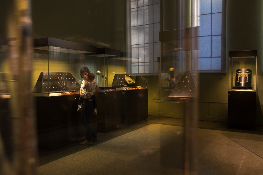 Фотопрогулка в музее имени Пушкина в Москве для мамы с ребенком. Семейный и школьный фотограф в Москве Анна Ткач