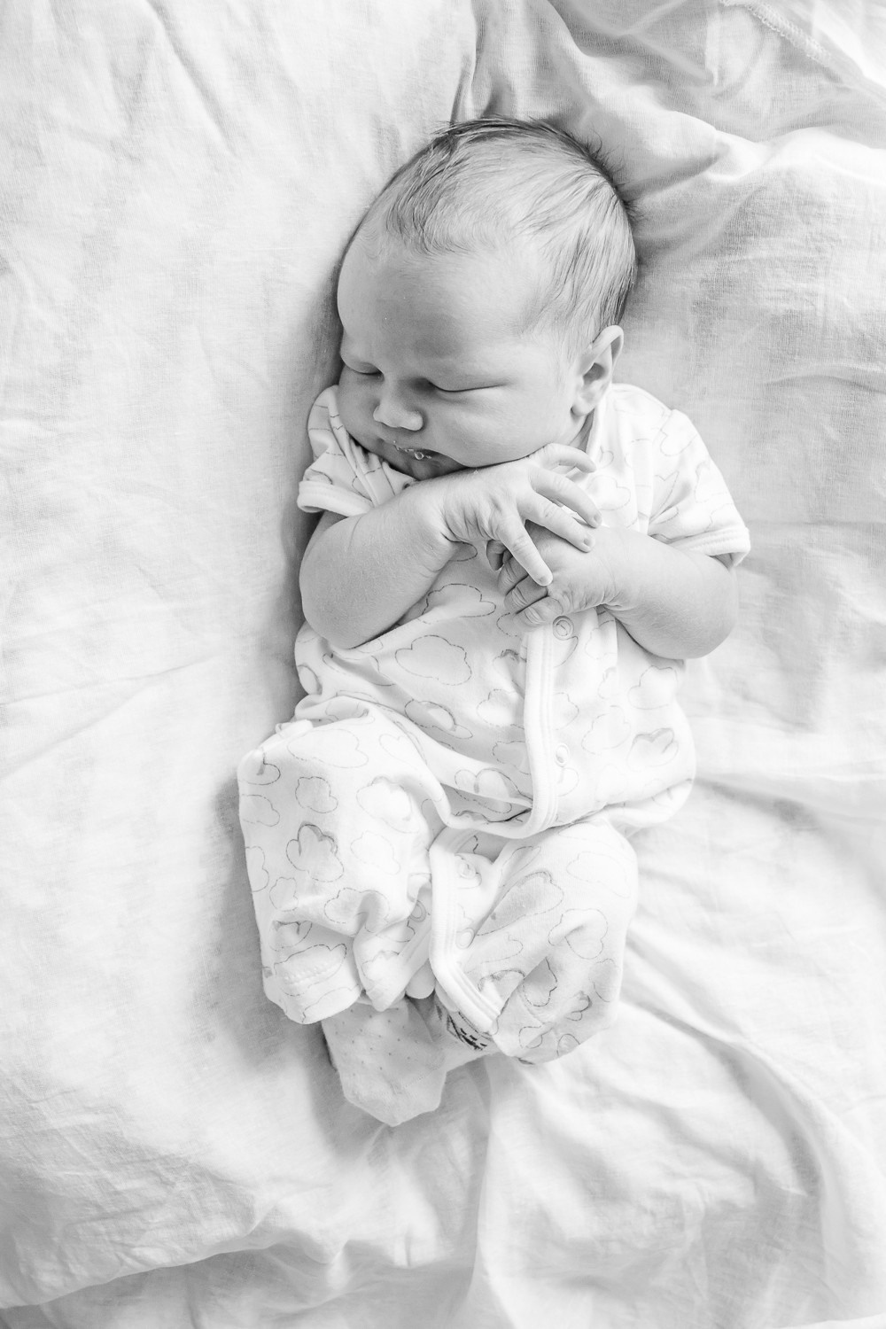 Фотосессия выписки из роддома и первые часы дома для новорожденного. Семейный и школьный фотограф в Москве Анна Ткач