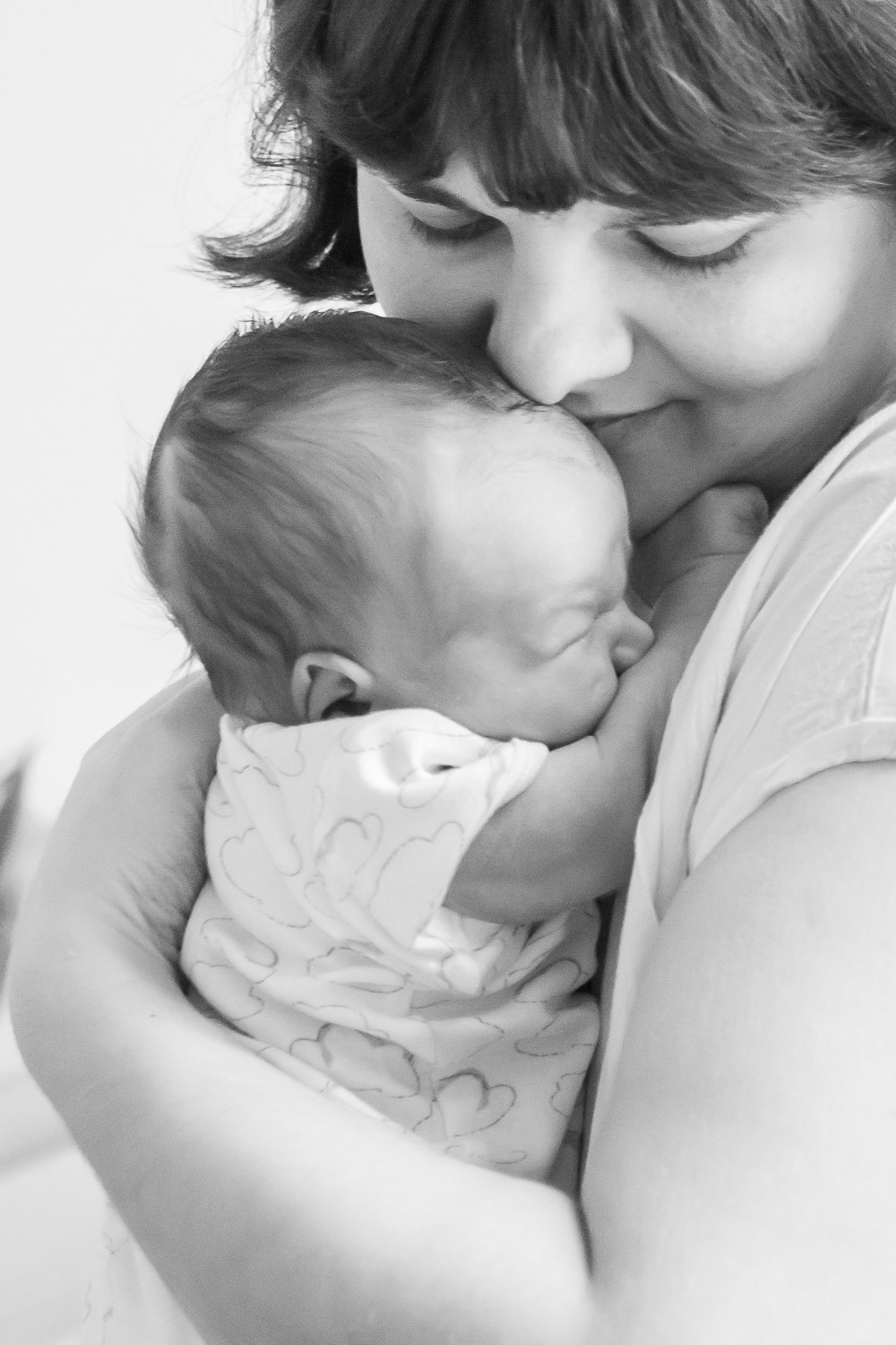 Фотосессия выписки из роддома и первые часы дома для новорожденного. Семейный и школьный фотограф в Москве Анна Ткач