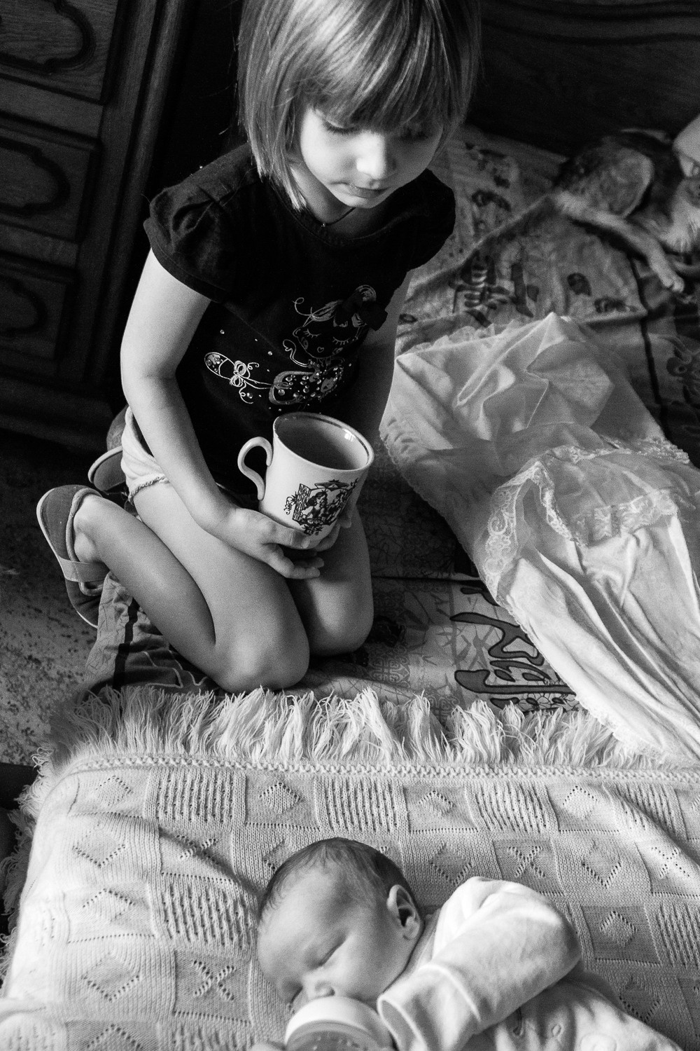 Фотосессия выписки из роддома и первые часы дома для новорожденного. Семейный и школьный фотограф в Москве Анна Ткач