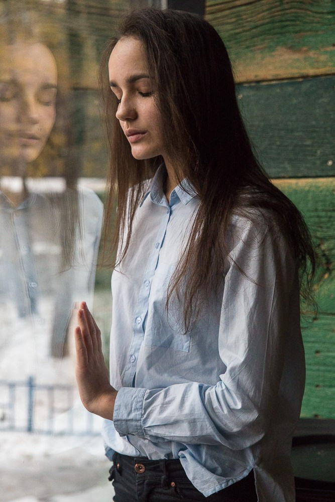 Простые портреты с естественным светом в интерьере. Семейный и школьный фотограф в Москве Анна Ткач