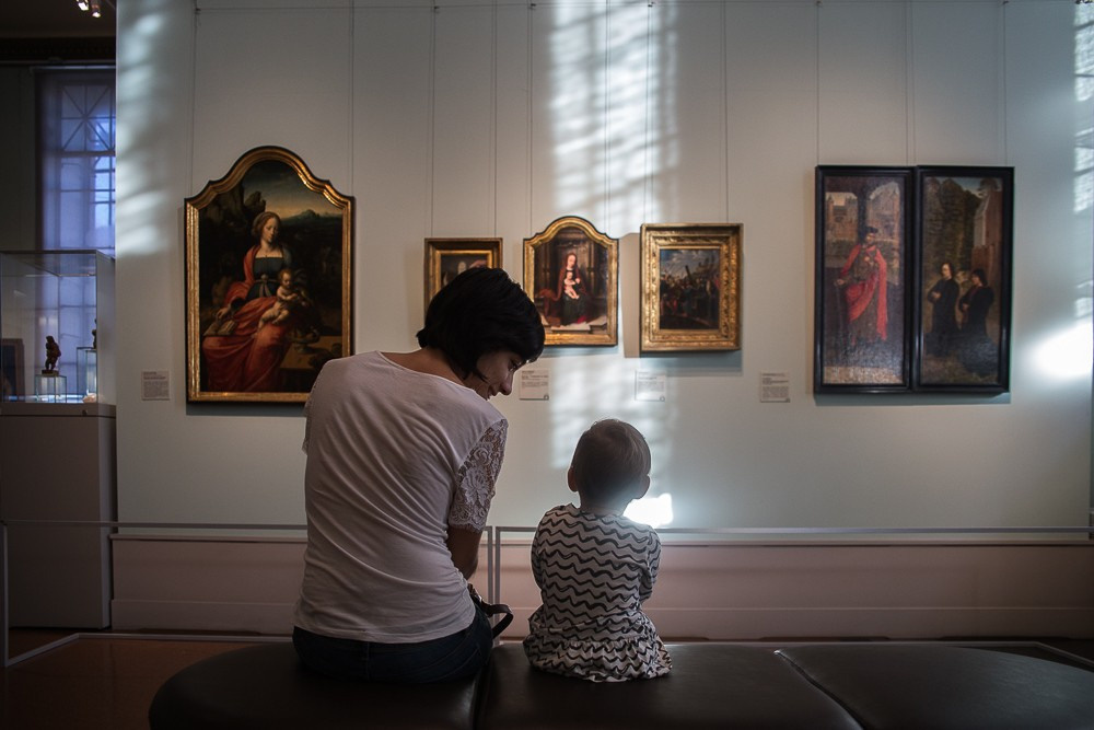 Фотопрогулка в музее имени Пушкина в Москве для мамы с ребенком. Семейный и школьный фотограф в Москве Анна Ткач