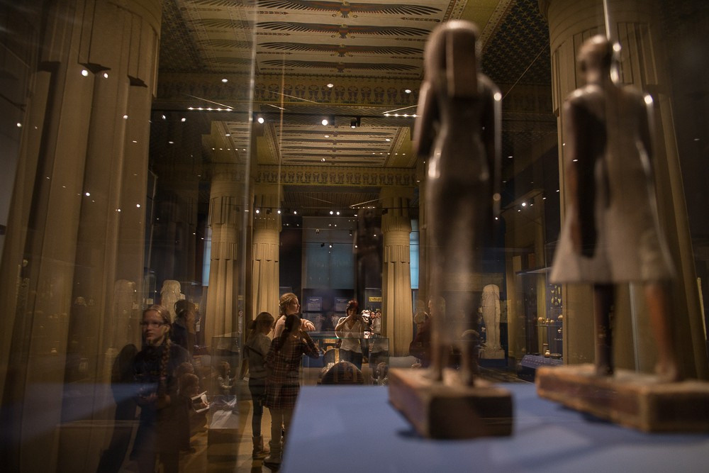 Фотопрогулка в музее имени Пушкина в Москве для мамы с ребенком. Семейный и школьный фотограф в Москве Анна Ткач