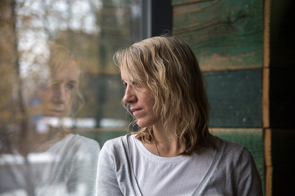 Простые портреты с естественным светом в интерьере. Семейный и школьный фотограф в Москве Анна Ткач