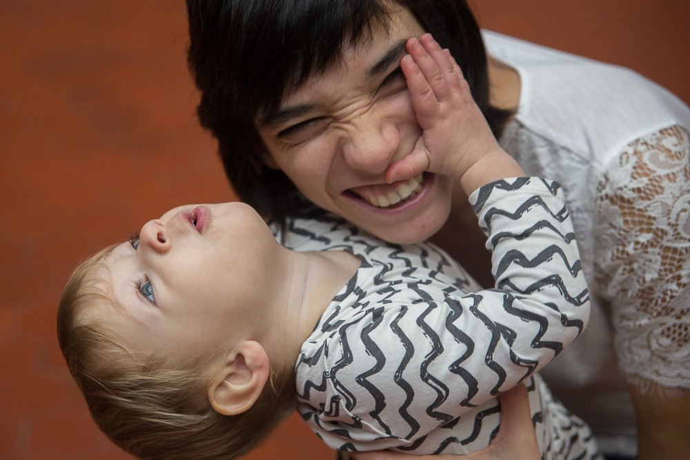 Простые портреты с естественным светом в интерьере. Семейный и школьный фотограф в Москве Анна Ткач