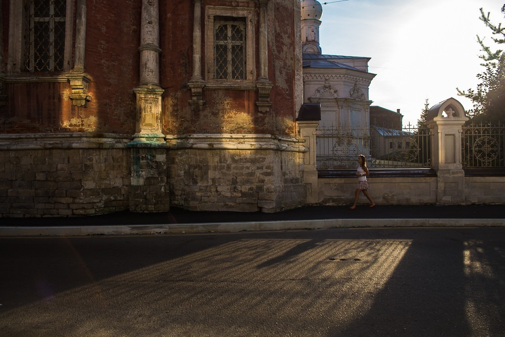 Летняя фотопрогулка для девушки по центру Москвы. Семейный и школьный фотограф в Москве Анна Ткач