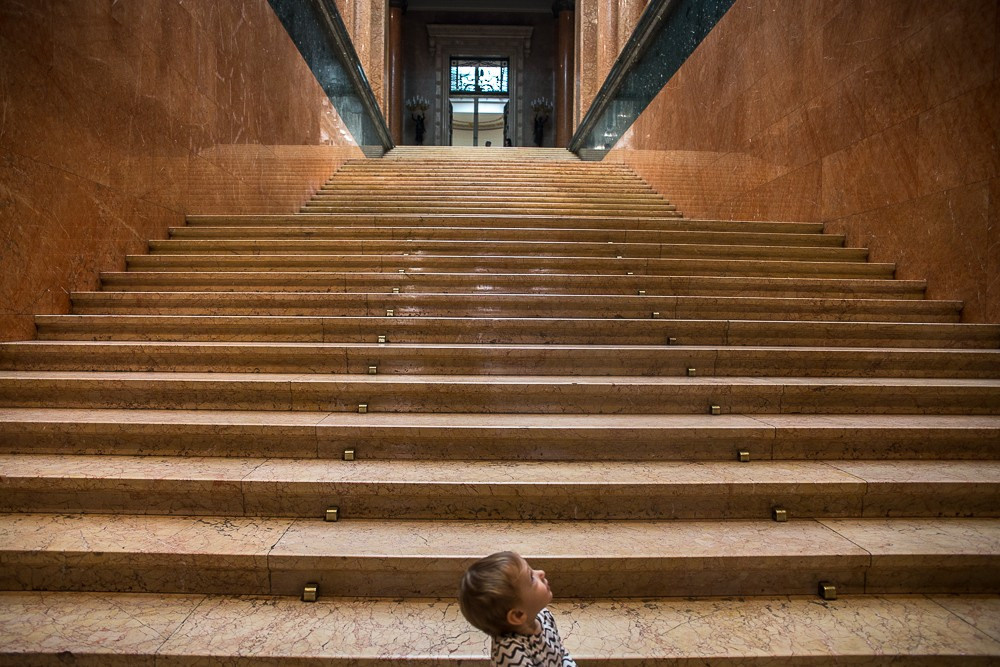 Фотопрогулка в музее имени Пушкина в Москве для мамы с ребенком. Семейный и школьный фотограф в Москве Анна Ткач