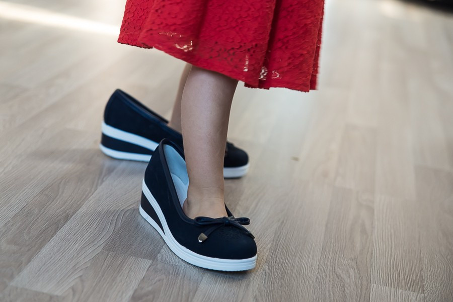 Домашняя портретная фотосессия для девочки трех лет. Семейный и школьный фотограф в Москве Анна Ткач