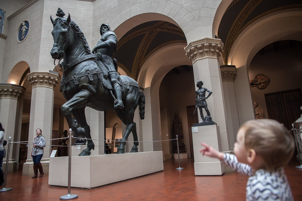 Фотопрогулка в музее имени Пушкина в Москве для мамы с ребенком. Семейный и школьный фотограф в Москве Анна Ткач