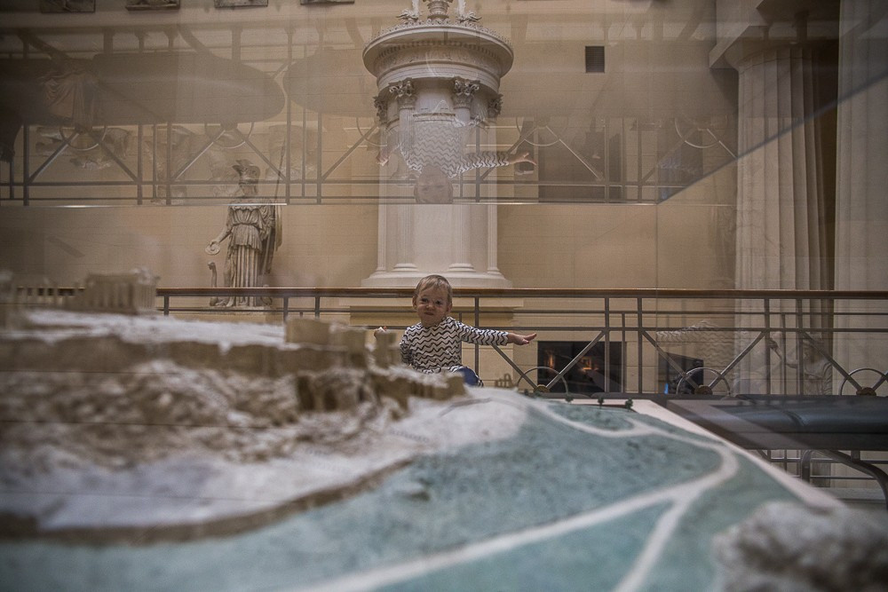 Фотопрогулка в музее имени Пушкина в Москве для мамы с ребенком. Семейный и школьный фотограф в Москве Анна Ткач