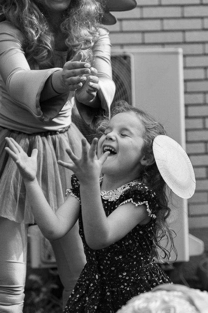 Репортажная съемка детского дня рождения в загородном доме. Семейный и школьный фотограф в Москве Анна Ткач