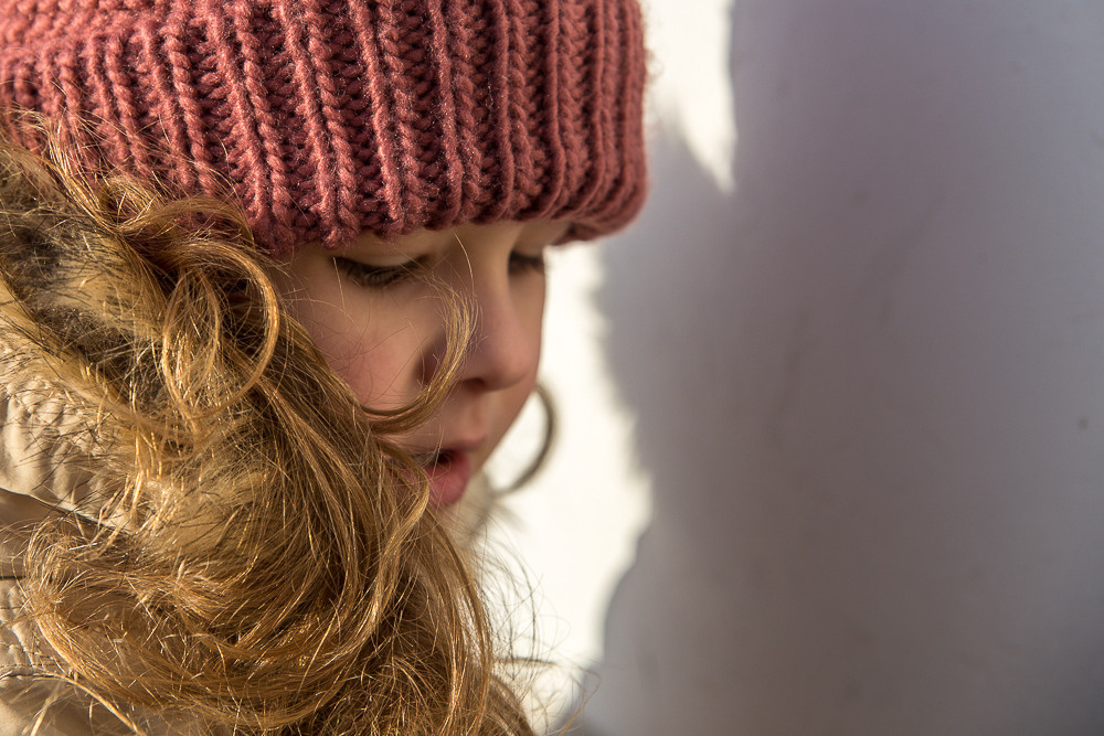 Фотопрогулка маленькой девочки по предновогодней Москве. Семейный и школьный фотограф в Москве Анна Ткач