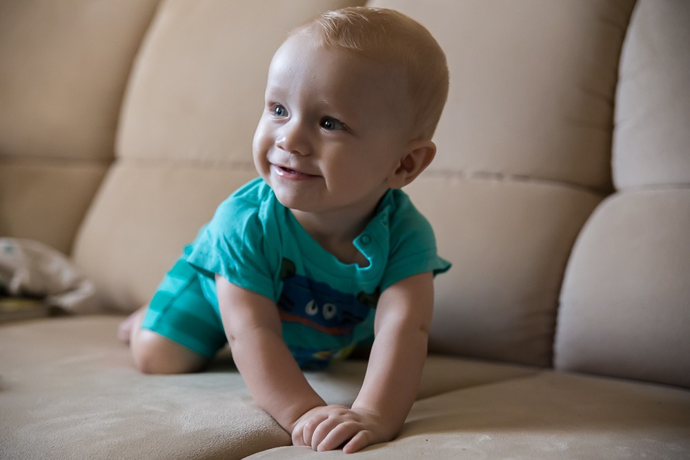 Простые портреты с естественным светом в интерьере. Семейный и школьный фотограф в Москве Анна Ткач