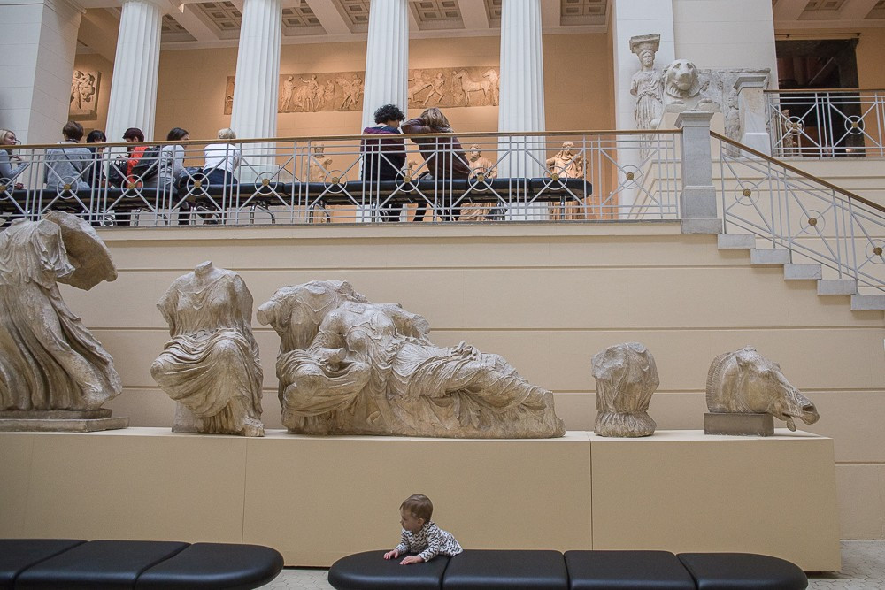 Фотопрогулка в музее имени Пушкина в Москве для мамы с ребенком. Семейный и школьный фотограф в Москве Анна Ткач