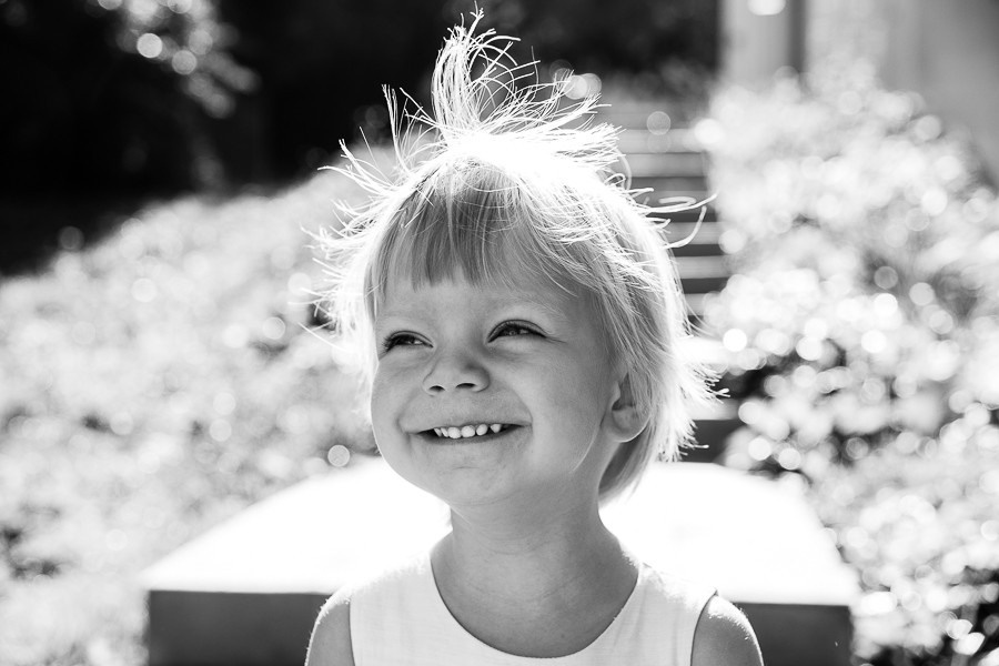 Домашняя портретная фотосессия для девочки трех лет. Семейный и школьный фотограф в Москве Анна Ткач