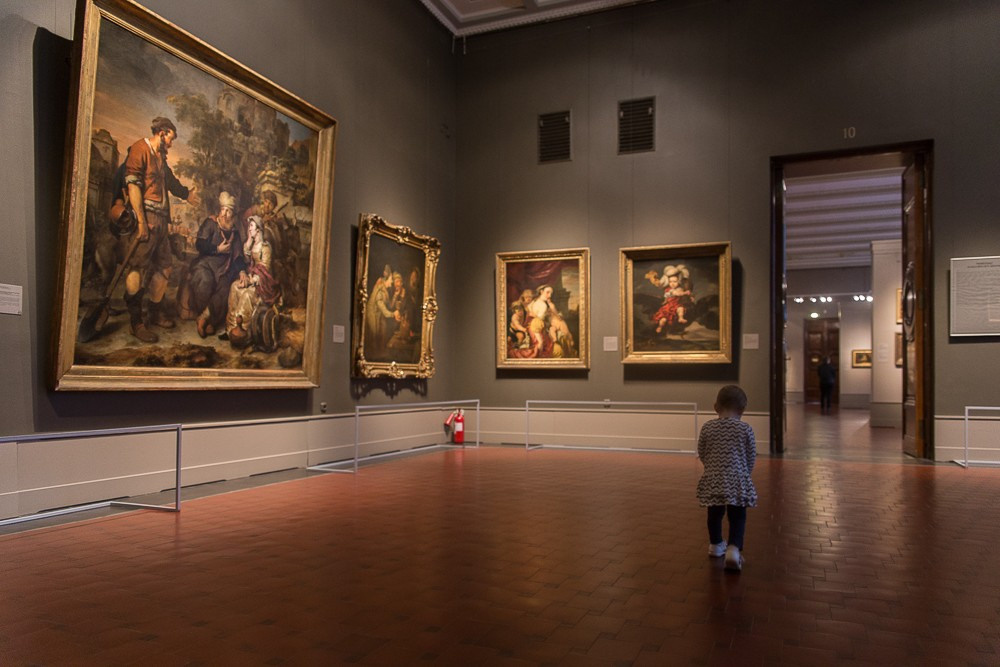 Фотопрогулка в музее имени Пушкина в Москве для мамы с ребенком. Семейный и школьный фотограф в Москве Анна Ткач