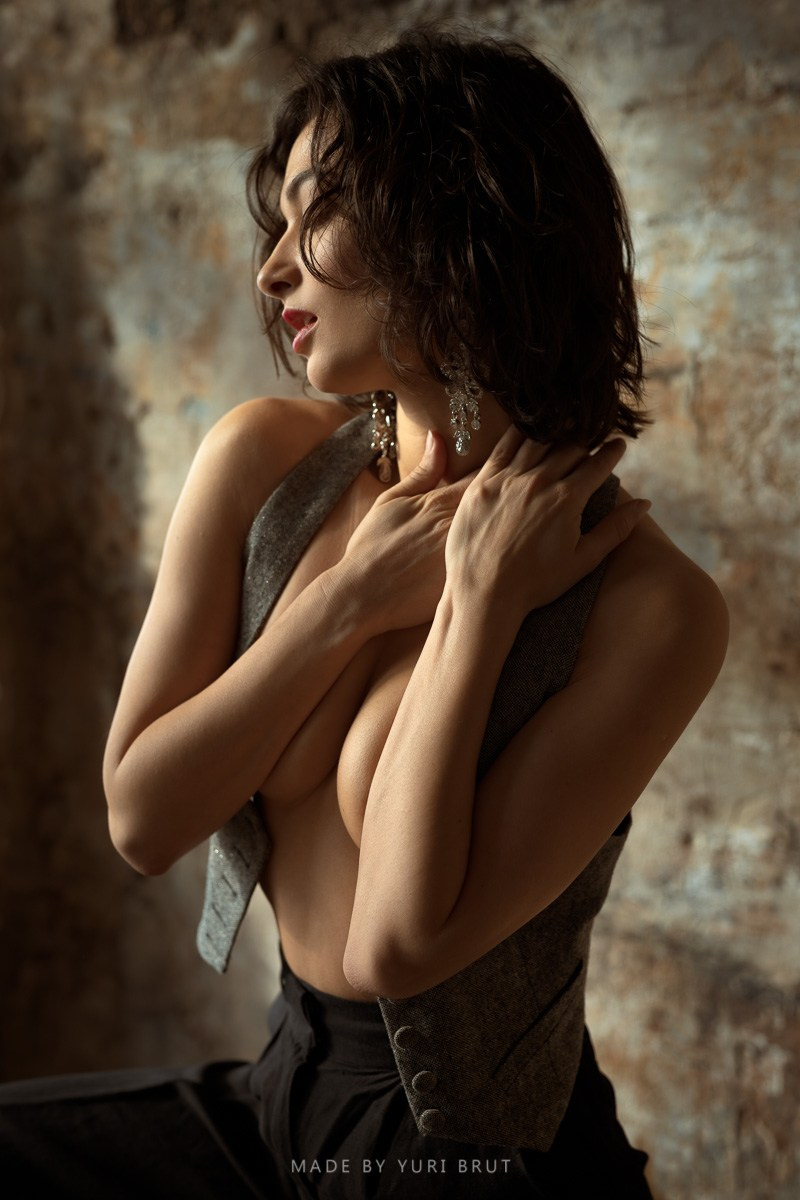 Portrait, fashion, boudoir, fine art. Official website of the international art model Naya