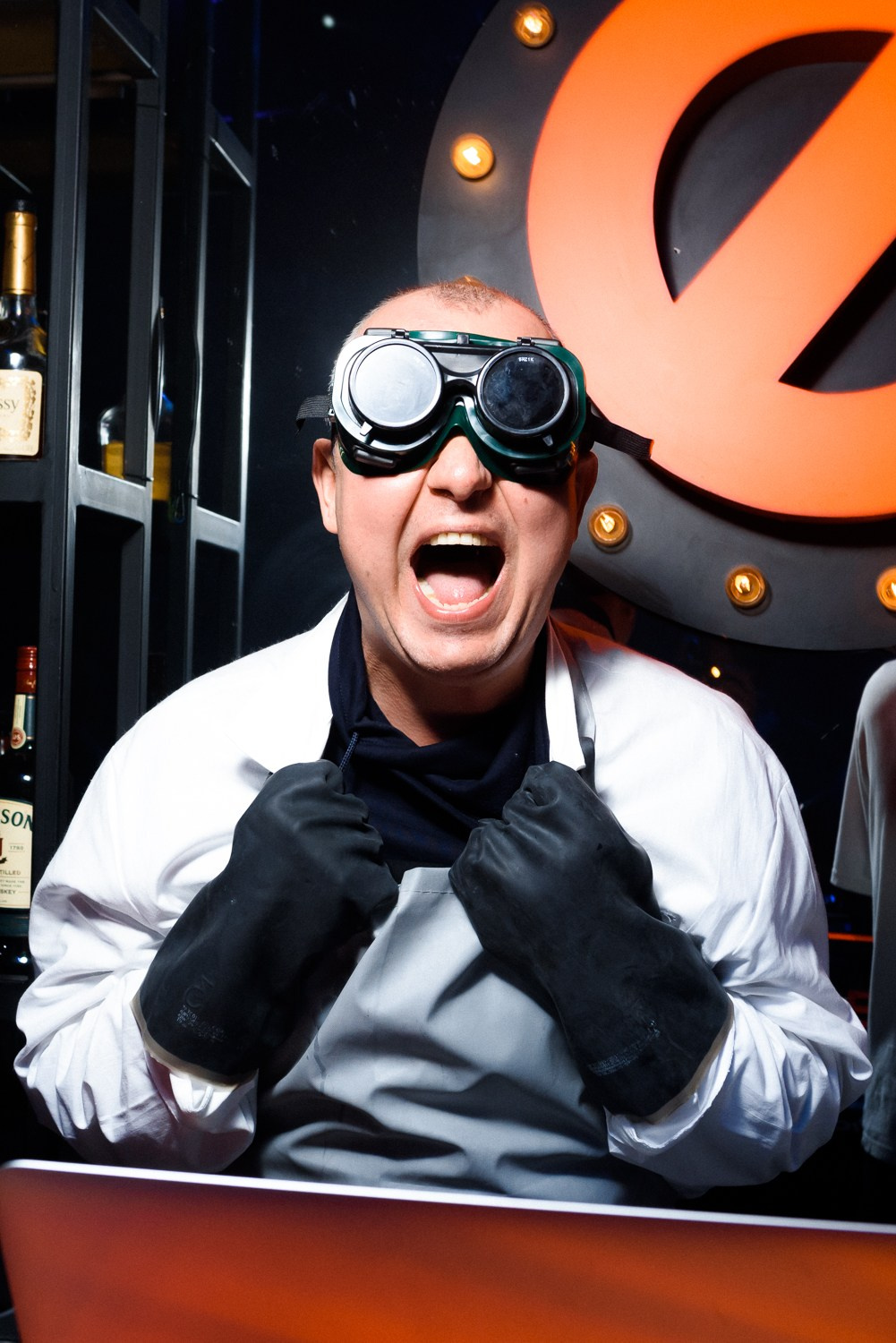 Фотограф Артём Савиных | Свадебная, репортажная, семейная съёмка Москва. Артём Савиных — профессиональный фотограф в Москве | Репортажи, свадьбы, портреты