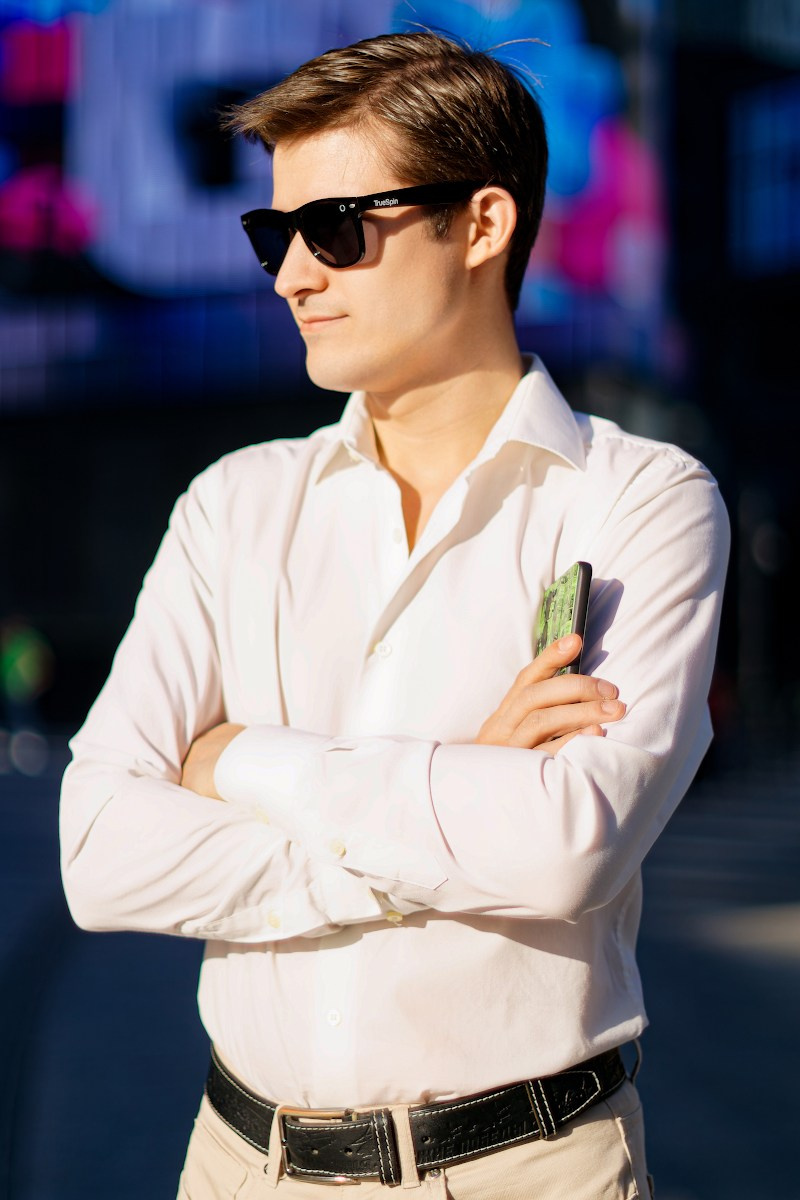 Уличная фотосессия, фотопрогулка, портрет, стрит фото. Репортажный фотограф в Москве Артём Соболев