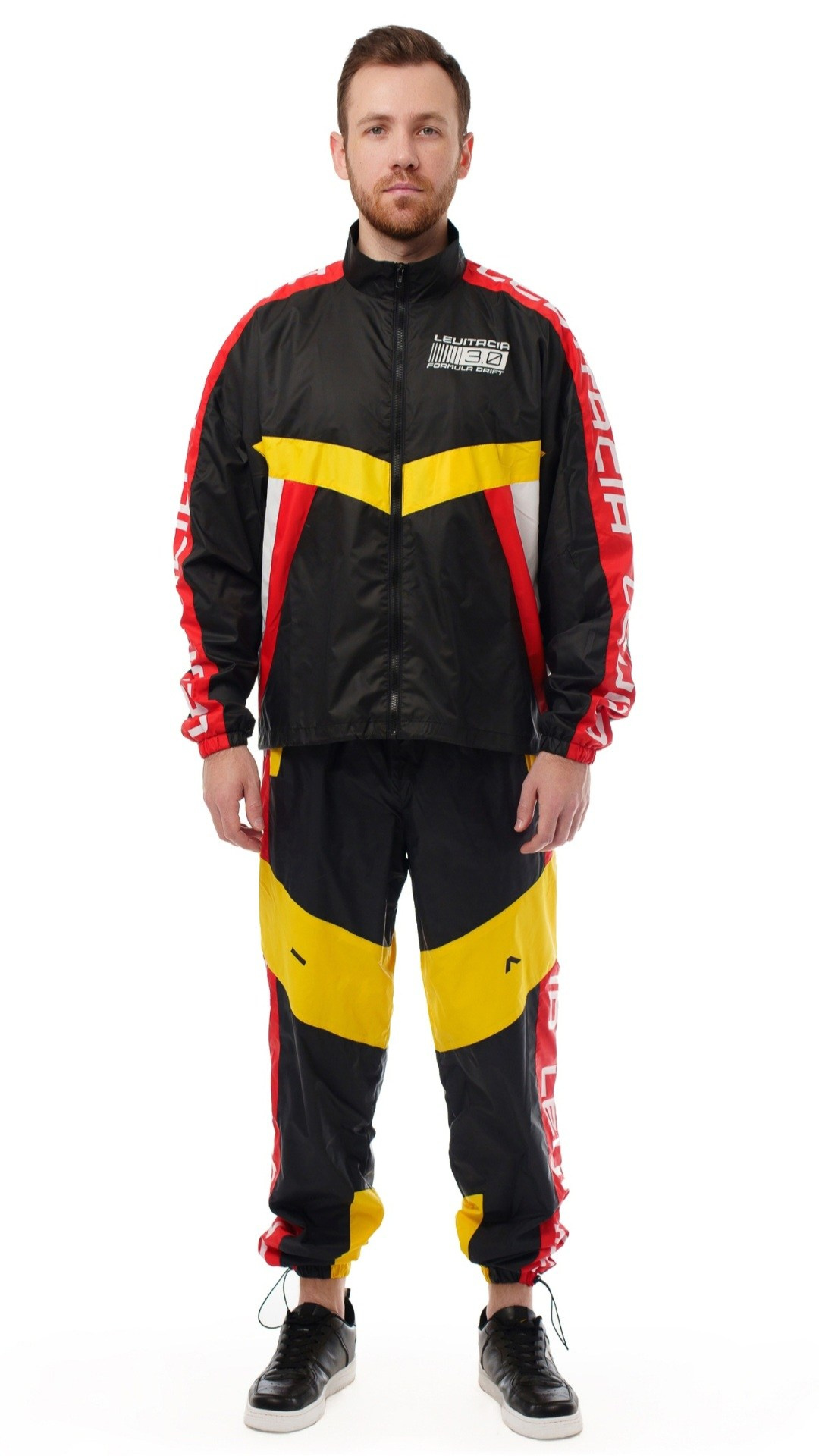 Алексей, 180 см, 48-50 р-р. KED Production — продакшн из СПб. Создаём фото, видео и контент, который помогает брендам и селлерам продавать больше