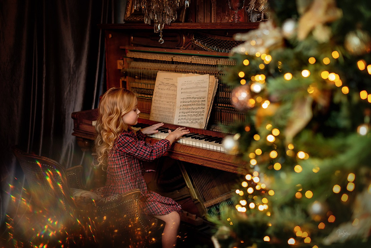 На закате. Фотосессия в пшенице. Детский и семейный фотограф в Екатеринбурге