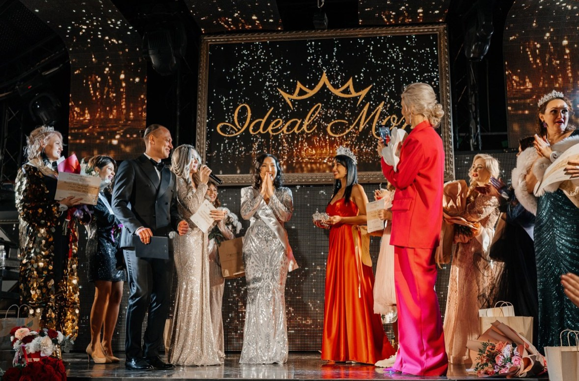 Идеальная мама. Для тех, кто не ждёт удачи, а создаёт её. Каждая фотосессия — это твой момент, твой стиль, твой успех. 📸