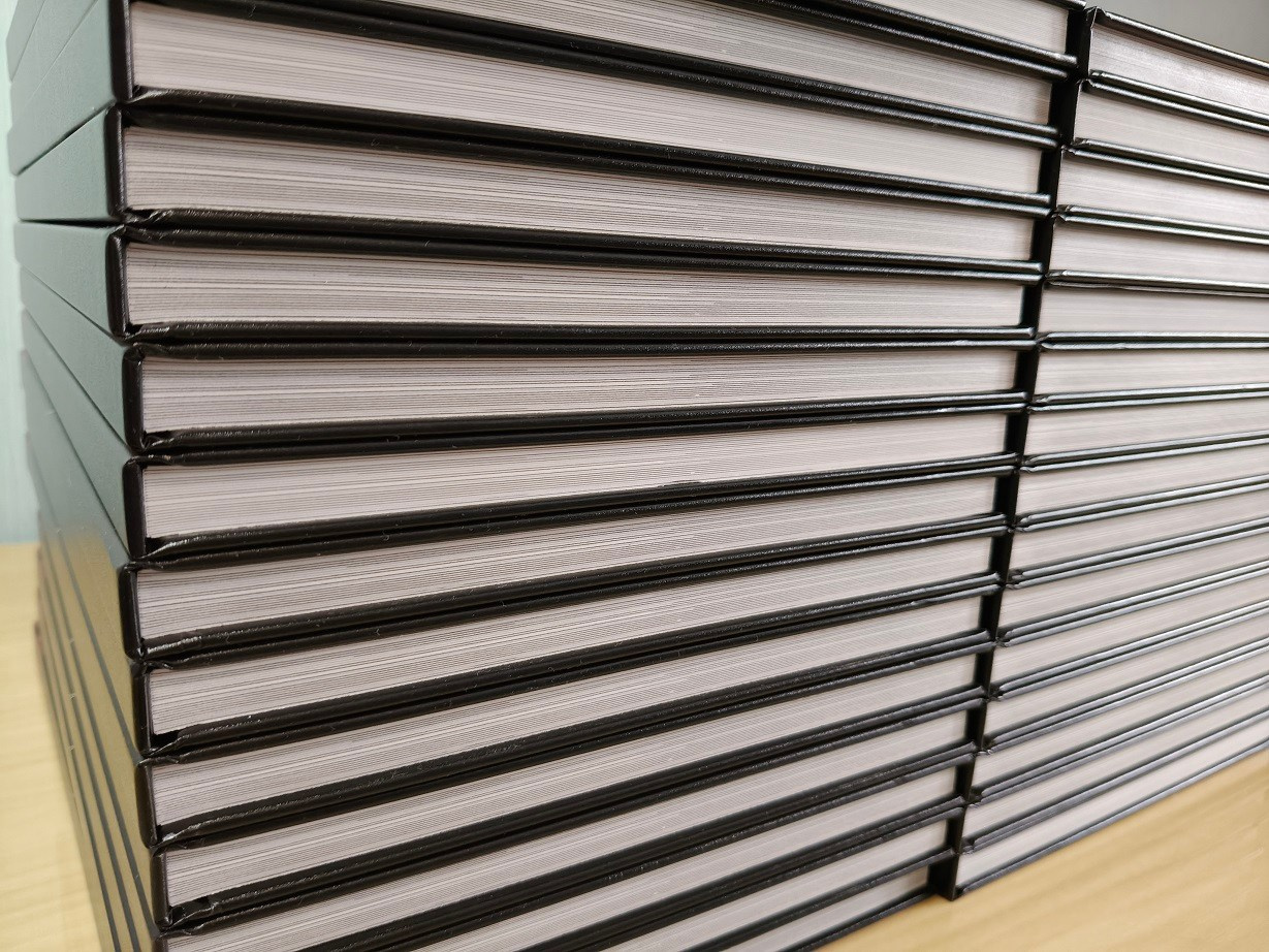 Выпускные альбомы Старый Оскол. Стильные выпускные альбомы в Старом Осколе. Свадебные фотокниги