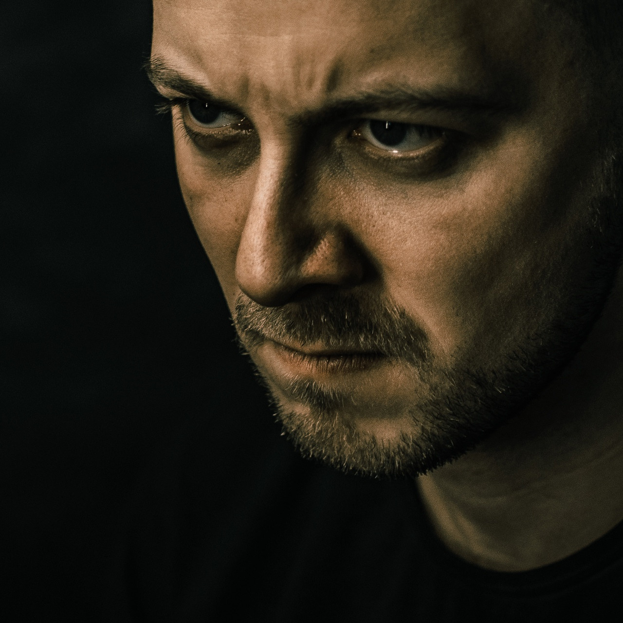 Креативная тематическая индивидуальная портретная съёмка. Фотограф Екатеринбург для вас или вашего бренда