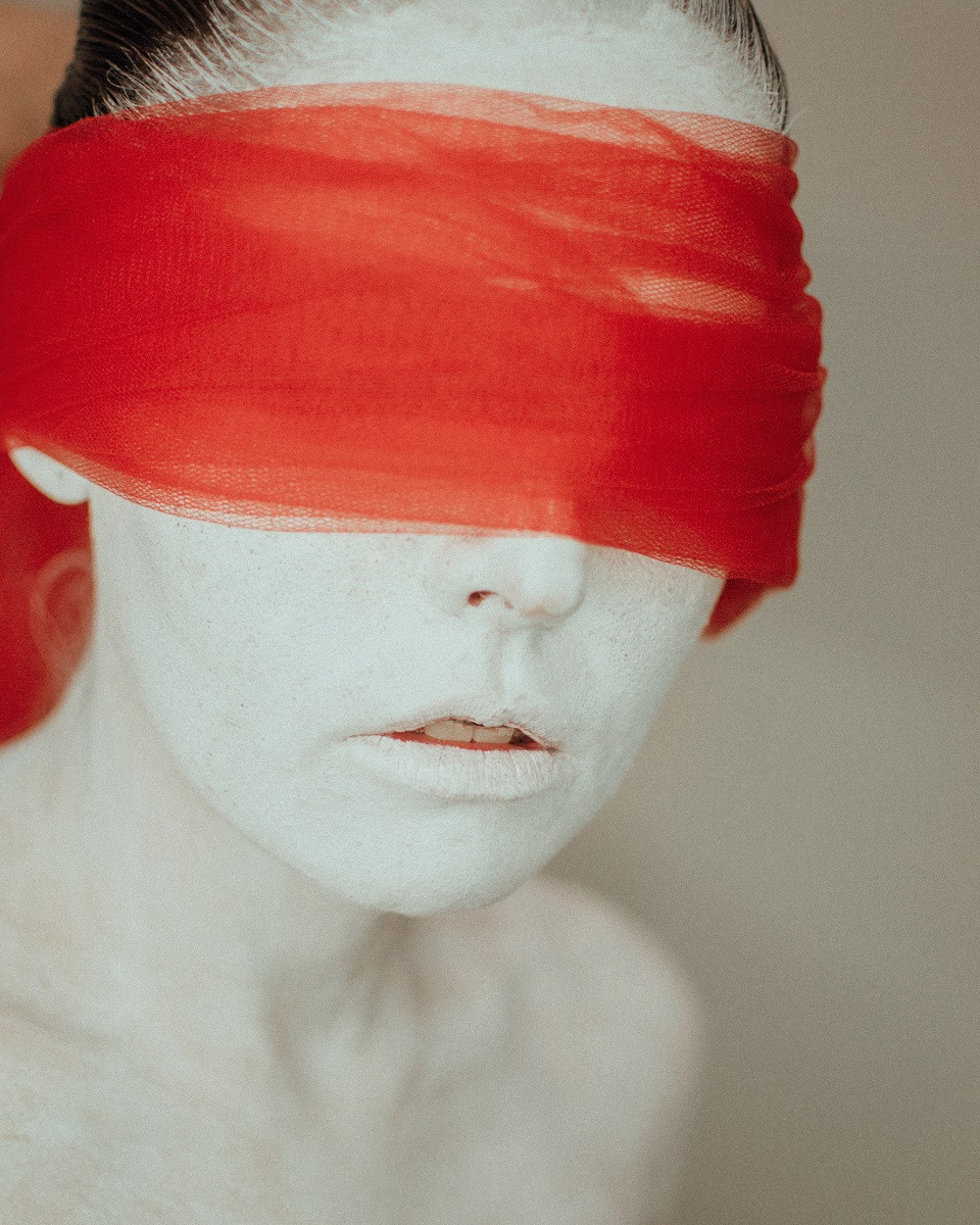 Креативная тематическая индивидуальная портретная съёмка. Фотограф Екатеринбург для вас или вашего бренда