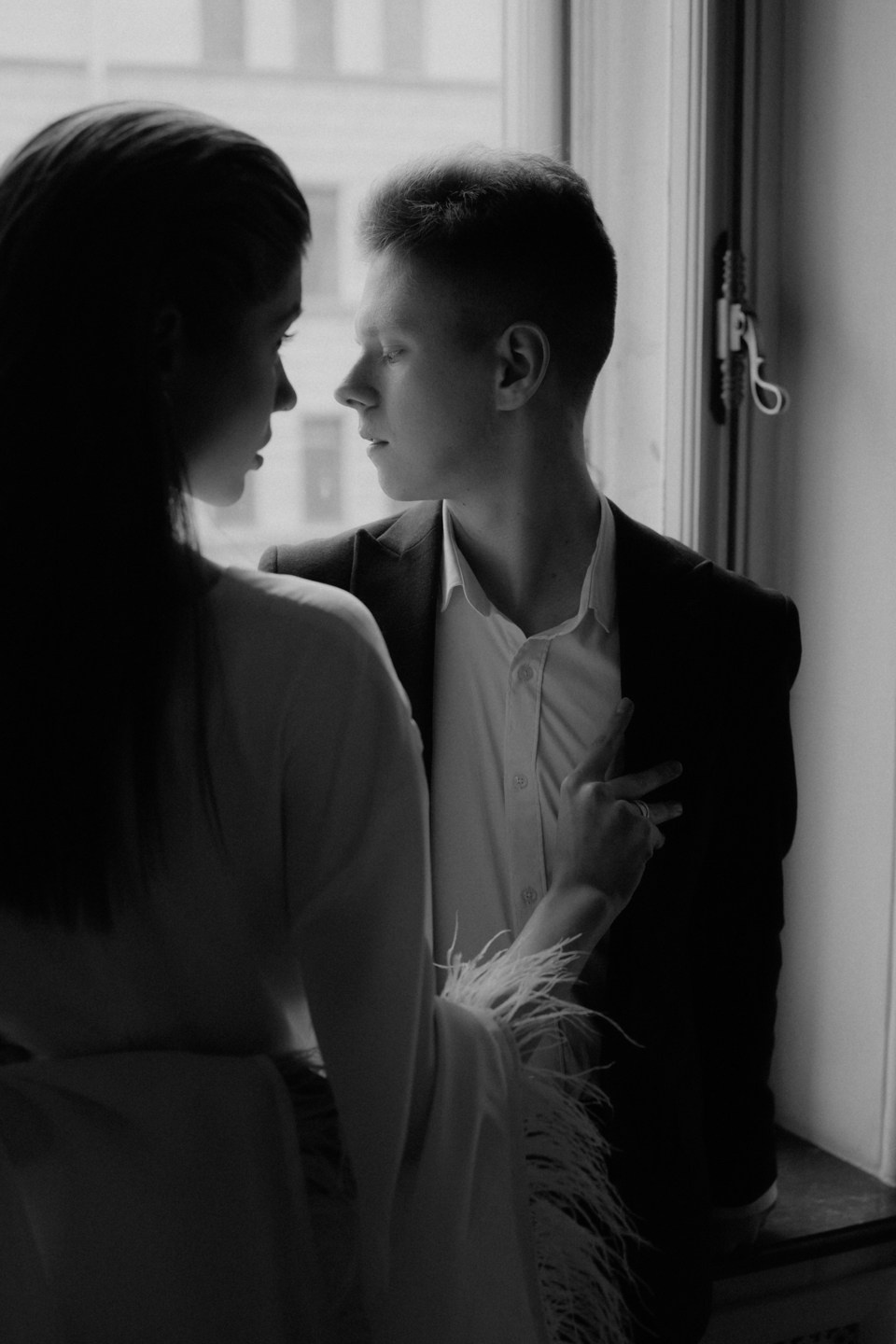 За окном питерские крыши. Свадебный фотограф в Белгороде Антон Каменев