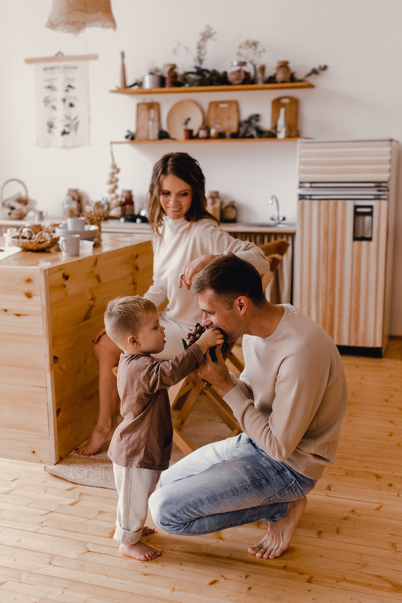 Семейная фотосессия в фотостудии. Фотограф в Краснодаре и Краснодарском Крае