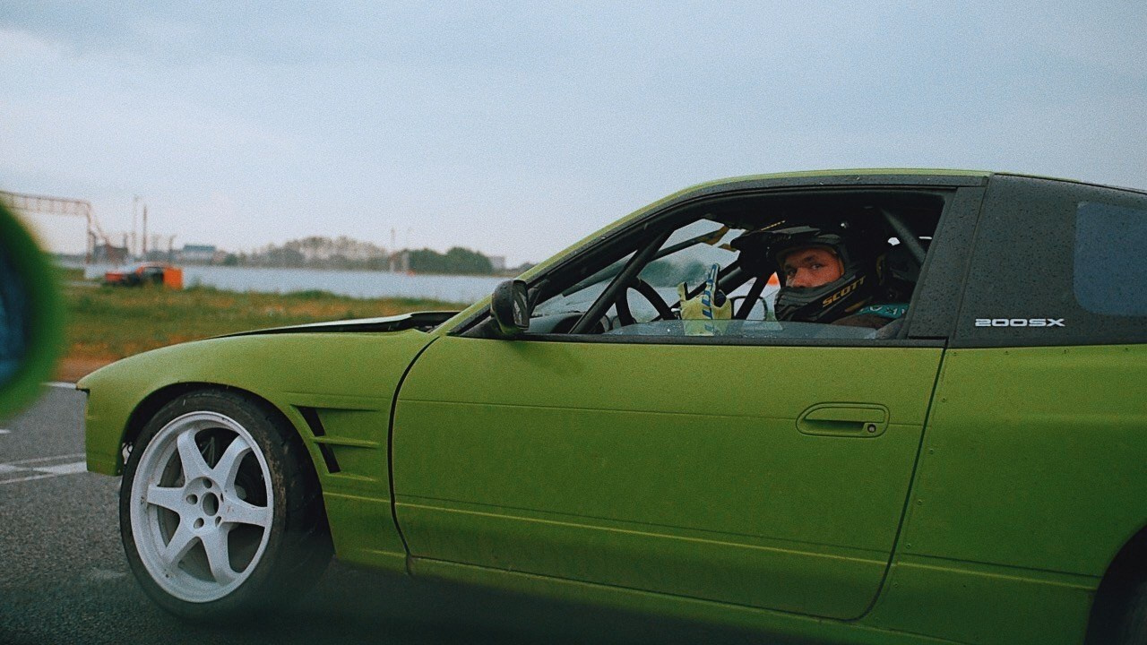 Rds запад ADM Raceway. DeLorein