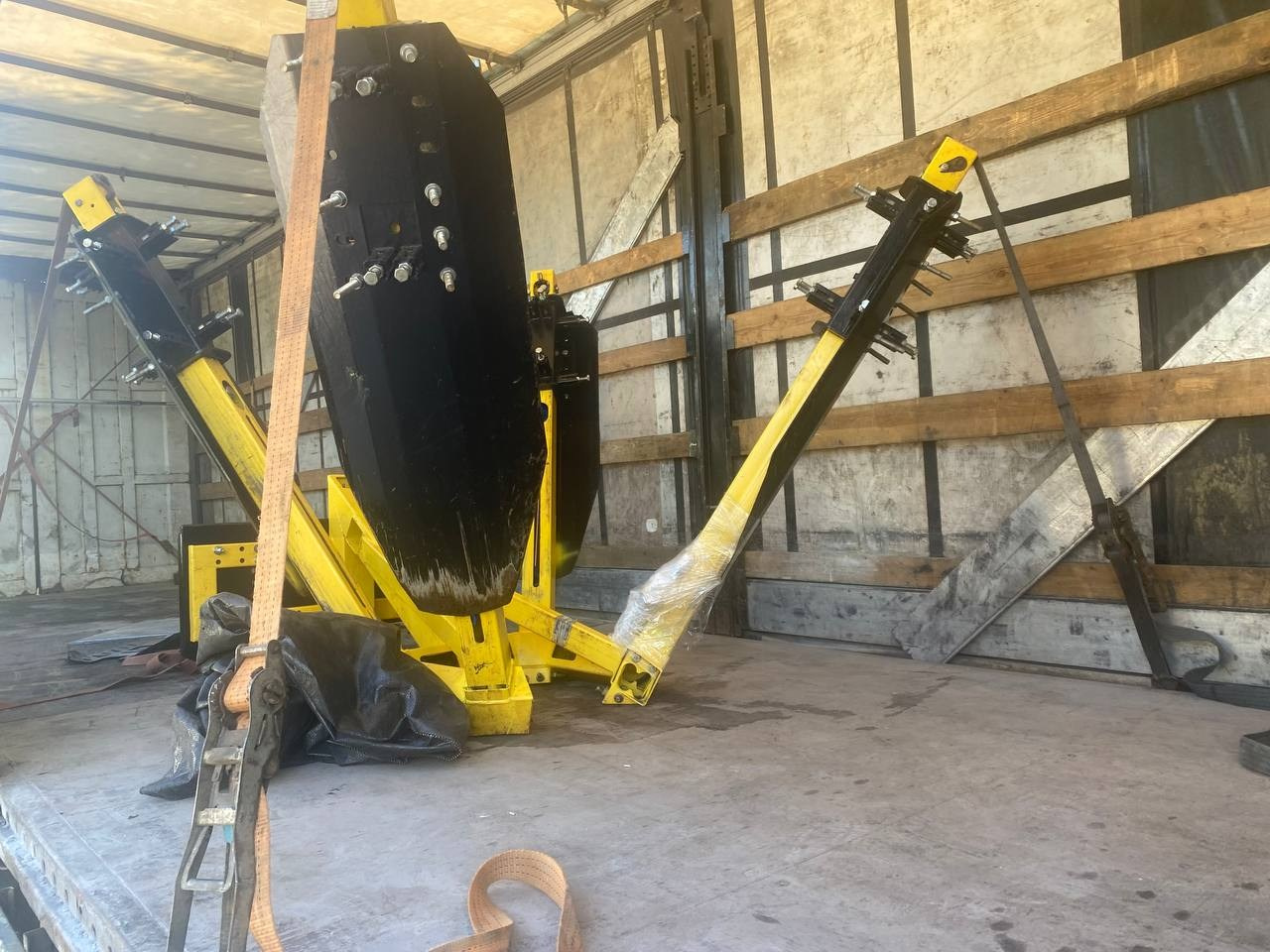 Живые фото пересадчиков. Пересадчик деревьев МД