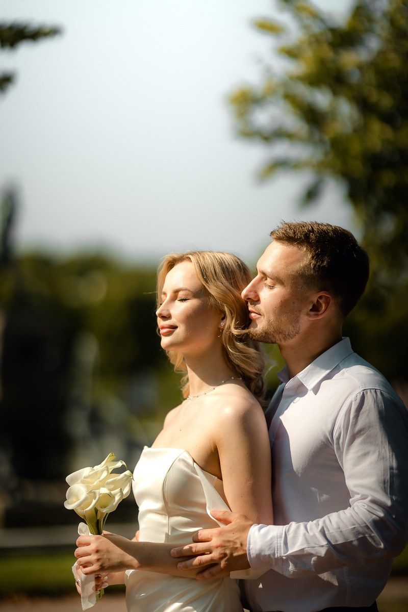 Свадебная фотосессия на улице. Свадебный фотограф в Санкт-Петербурге Антон Владимиров