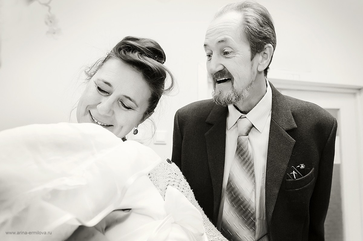 Выписка из роддома. Репортажный, семейный и детский фотограф в Пензе и Заречном Арина Ермилова. Картины барельеф на заказ