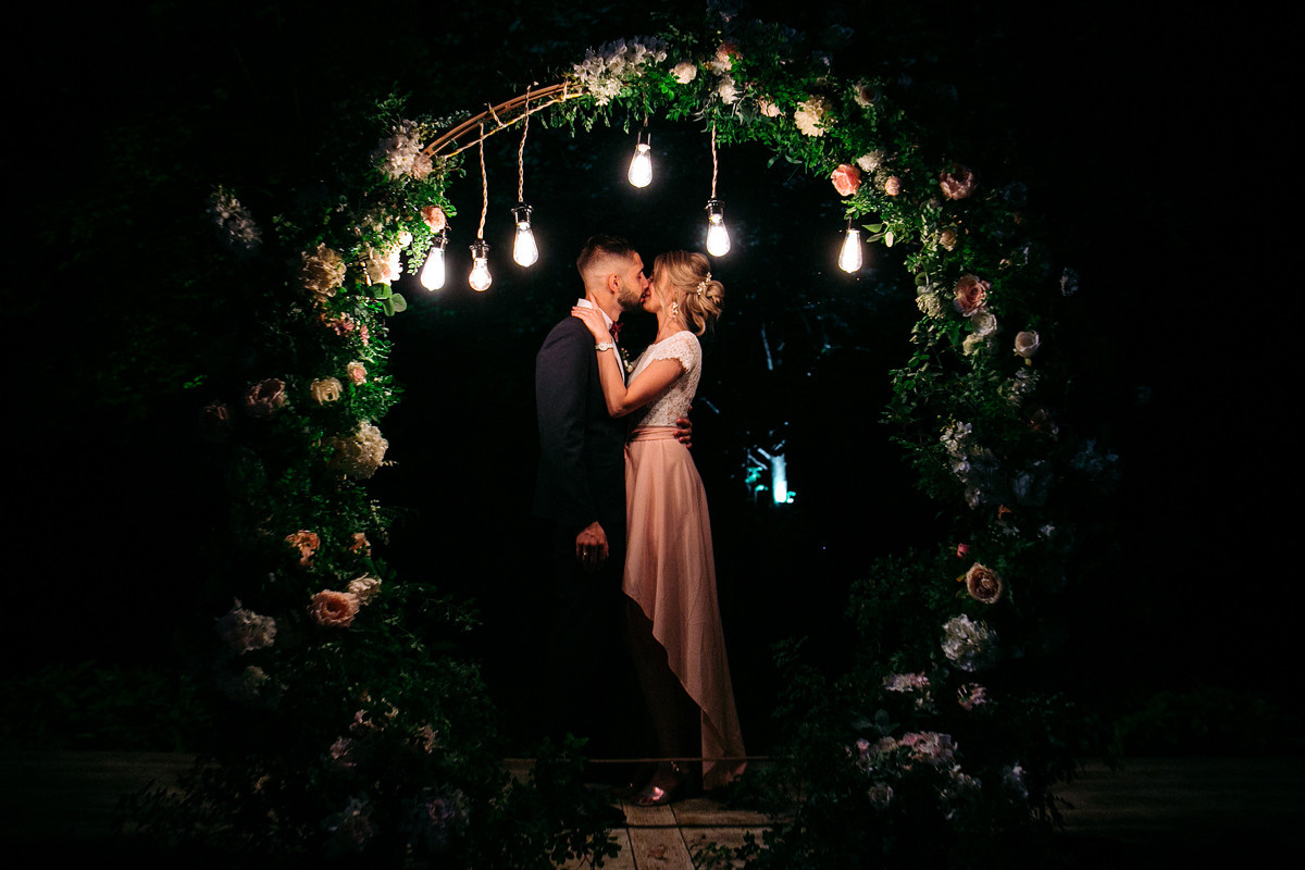 Арина и Артём. Свадебный фотограф Александр Савченко Смоленск