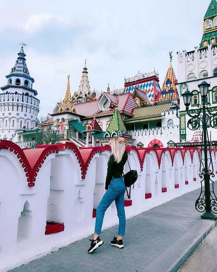 Фотосессия у дома в Москве — арка и архитектурные детали