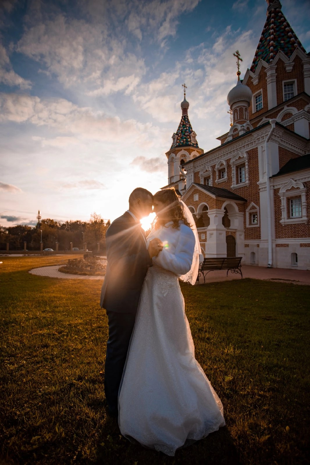 выездные съемки Романтические свадебные фото в Дубне Дмитрове Лобне – естественная обработка и атмосферные снимки Фотограф на мероприятие в Дмитров Лобня Дубна – свадьбы портреты праздники и выездные съемки