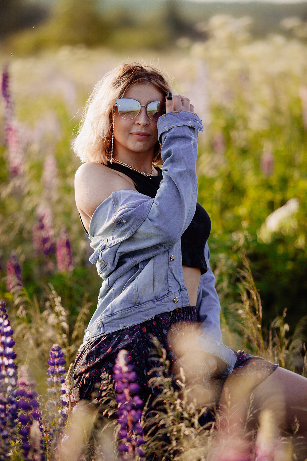 Карина и люпины. Фотограф Сергиев Посад Москва Хованская Екатерина