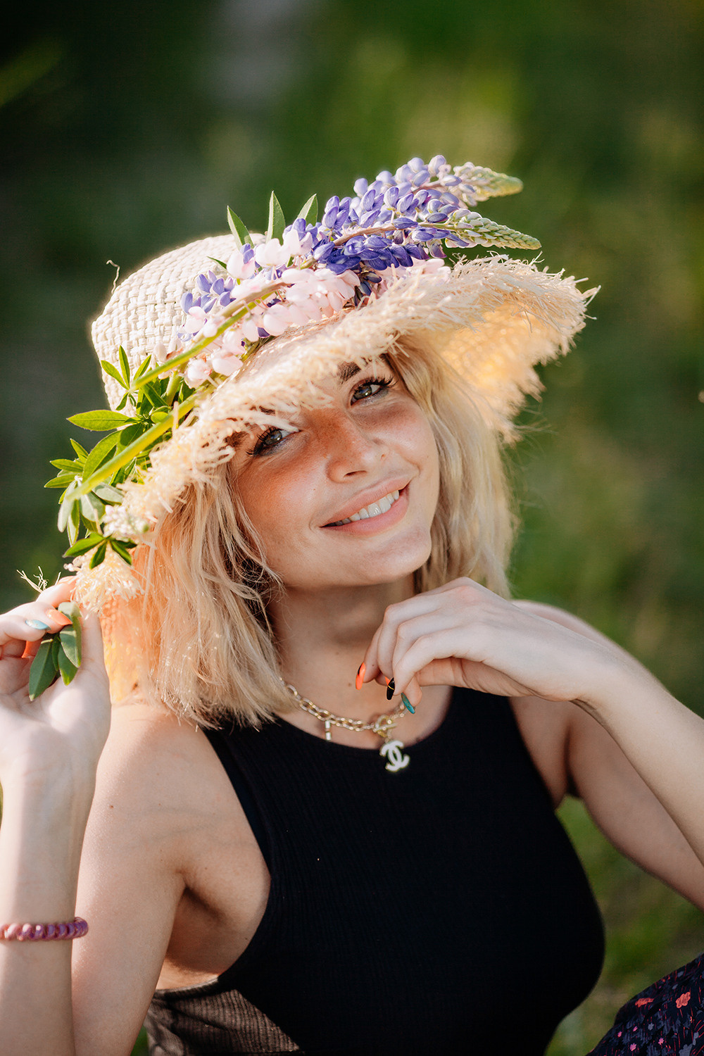 Карина и люпины. Фотограф Сергиев Посад Москва Хованская Екатерина