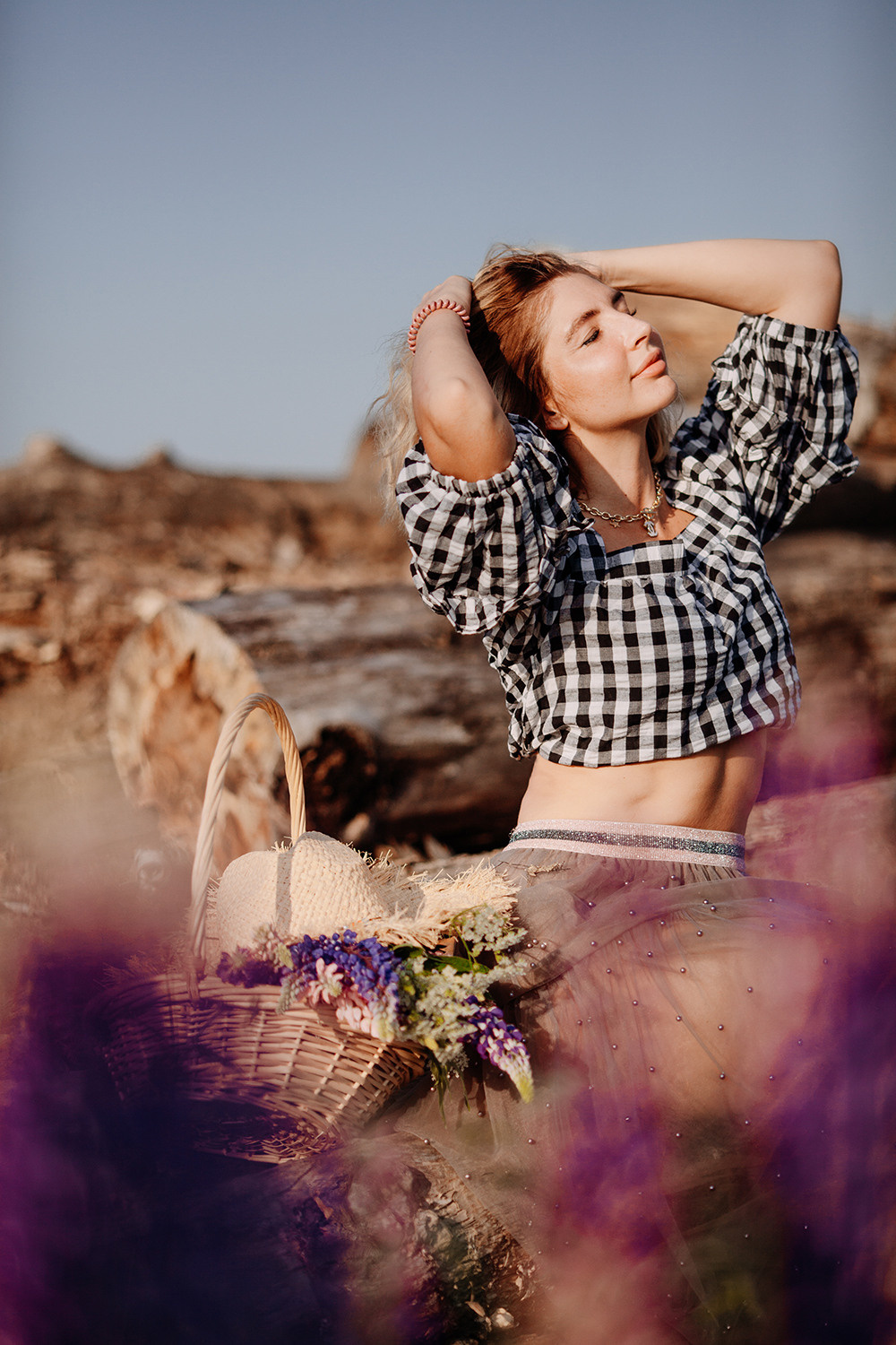 Карина и люпины. Фотограф Сергиев Посад Москва Хованская Екатерина