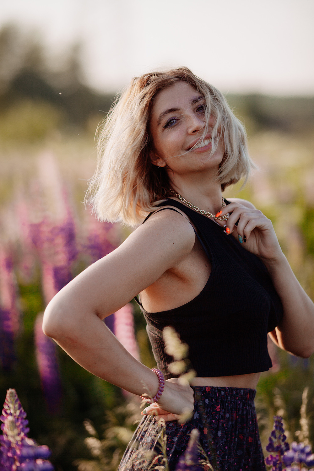 Карина и люпины. Фотограф Сергиев Посад Москва Хованская Екатерина