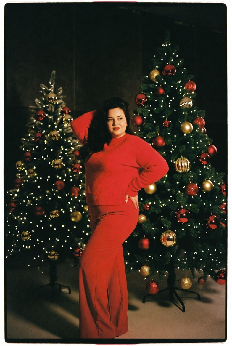 Плюс сайз в красном