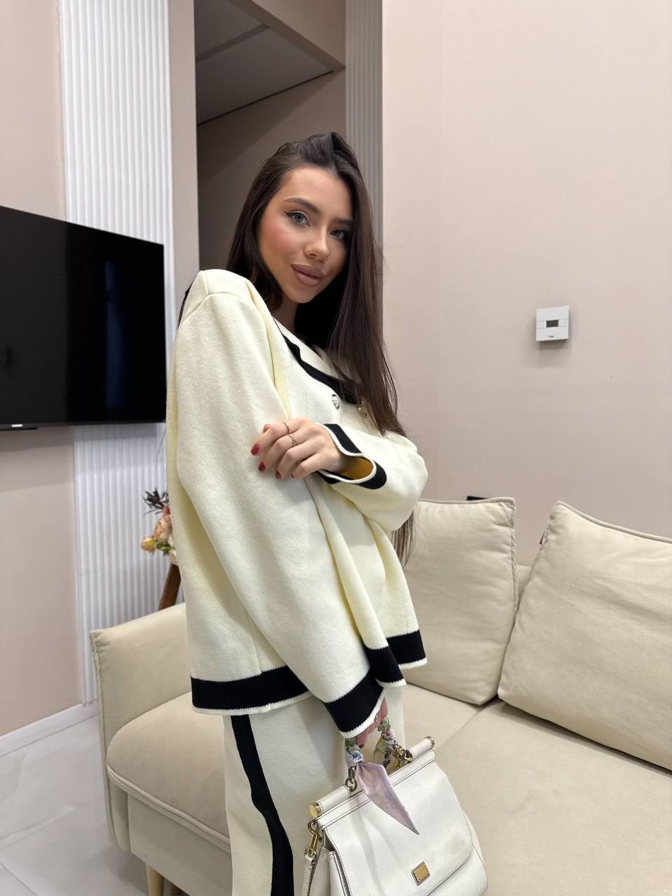 Регина К  Размер XS. Рост 158 см Параметры 85/62/86. LUNAPRO Дом стильных, сборных и индивидуальных съемок для брендов