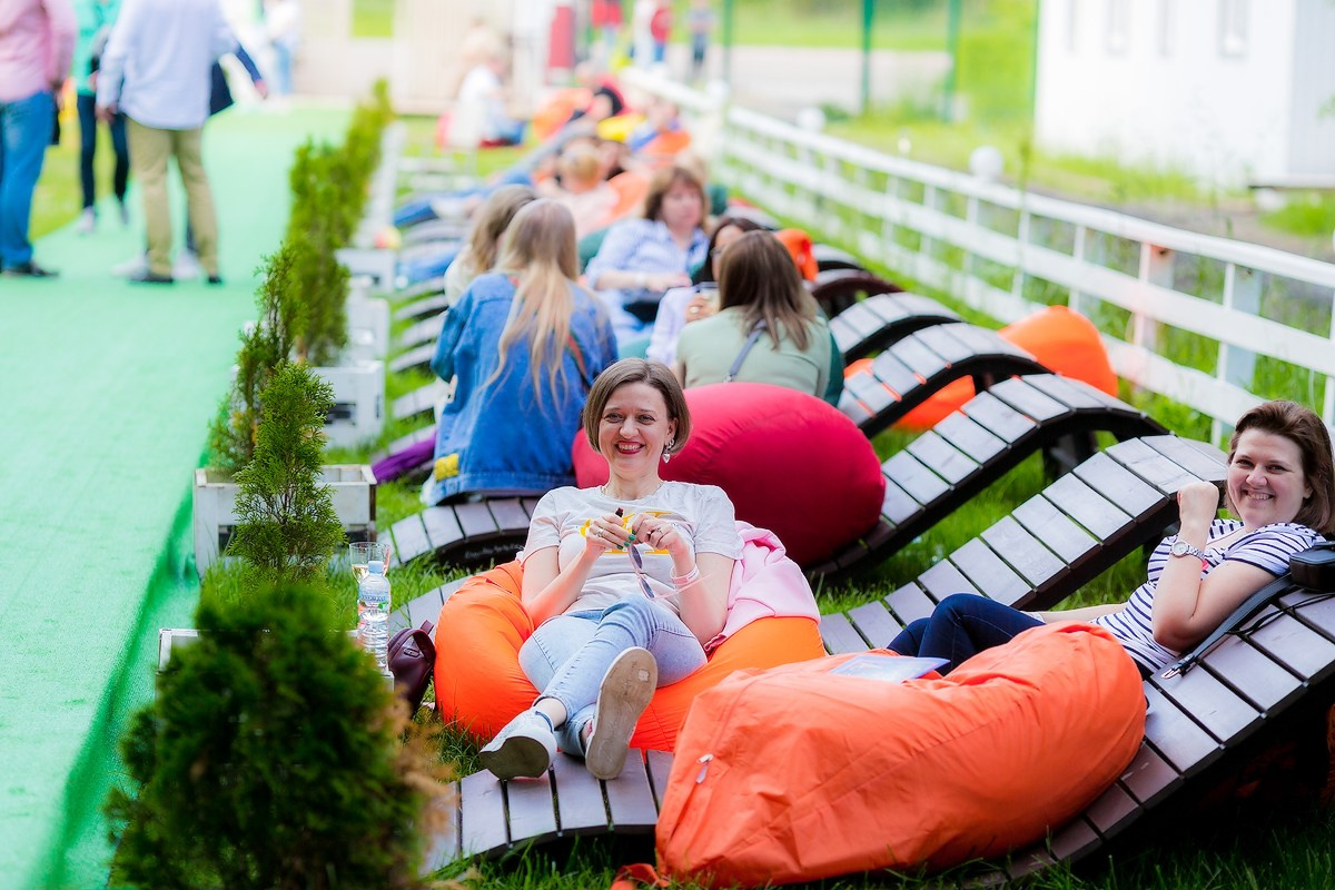 Фотосъемка корпоратива Major на берегу строгинской поймы. Репортажный фотограф Борис Геер
