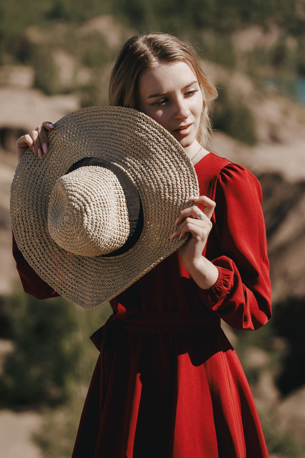 Летняя портретная фотосессия красивой девушки. Фотограф в Липецке, Ельце, Воронеже, Москве. Местоположение Кондуки или как их еще называют Романцевские горы