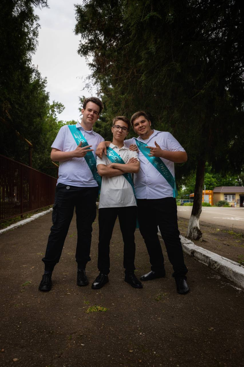 Школьная фотосессия. Семейный и Свадебный фотограф Алиса Малиева