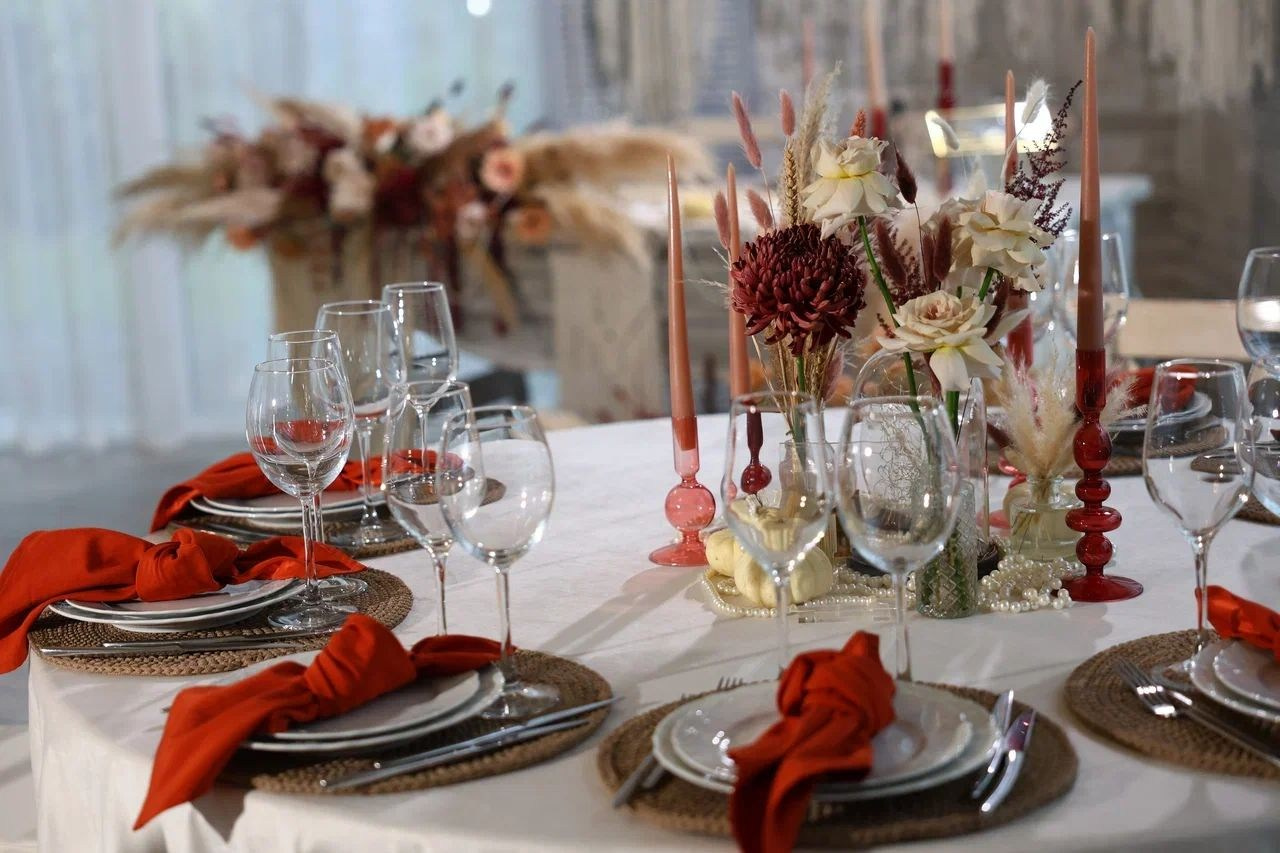 Декор Джуси роуз. Подрядчики и друзья сети свадебных площадок House for wedding